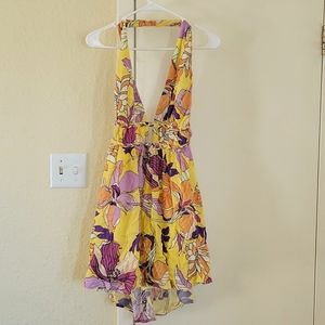 Illa Illa Flower halter dress. Size Medium